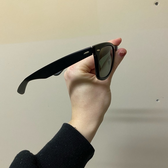 SUNGLASSES | Rare Vintage B&L Ray-Ban USA Wayfarer sunglasses - Picture 7 of 9